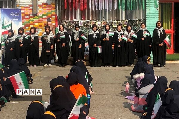 رونمایی از طرح هر مدرسه یک شهید، در دبستان شهید ناصری ناحیه دو ری