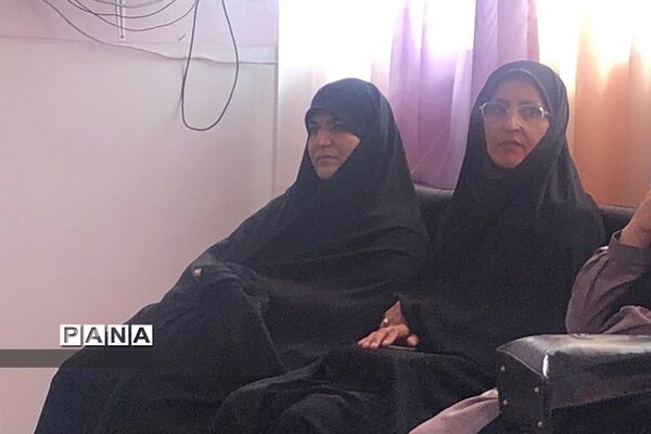 جلسه حلقه صالحین در دبستان شهید ناصری ناحیه دو ری
