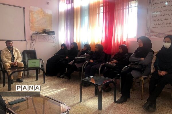جلسه حلقه صالحین در دبستان شهید ناصری ناحیه دو ری