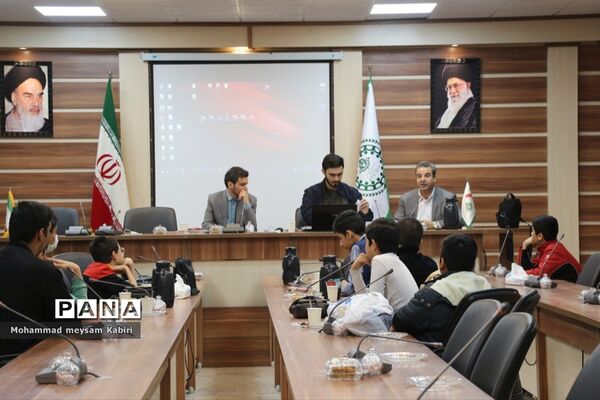 مراسم تقدیر از خبرنگاران فعال در راهپیمایی ۱۳ آبان