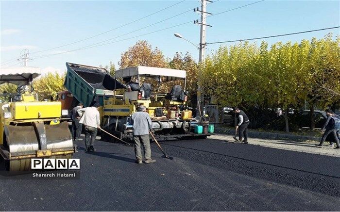 عملیات روکش آسفالت در محورهای مواصلاتی بیشتر از میزان هدف انجام شده است