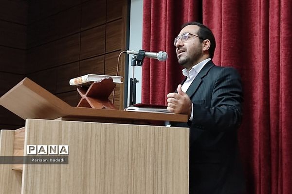 جلسه آموزشی و توجیهی مدیران،معاونین و مربیان پرورشی شهریار در اردوگاه استانی شهید منتظری