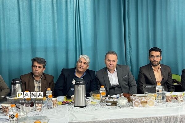 جلسه مدیران مدارس سمپاد شهرستان‌های استان تهران در رودهن
