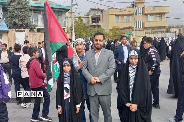 بازدید مسئولان منطقه دماوند از غرفه مدارس آیین‌زهرا(س) و آیین نبی(ص) با محوریت  حمایت از مردم مظلوم غزه
