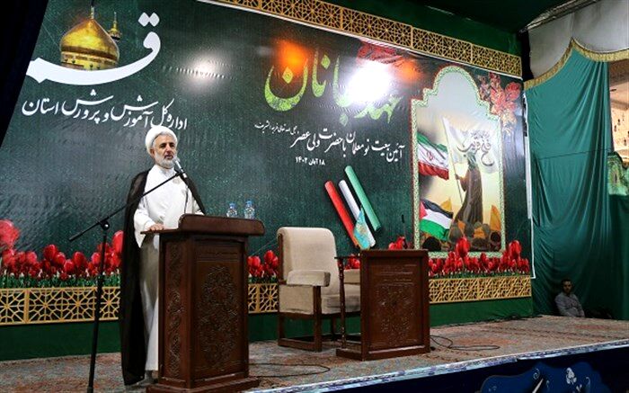 معلمان کارآمدی نظام اسلامی را به جهانیان اثبات می کنند