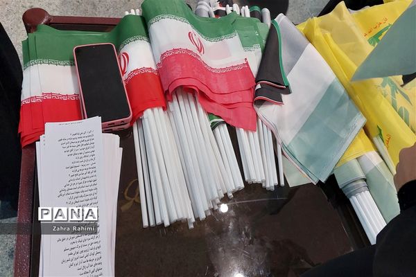 حضور حاج حسین یکتا در جمع دختران آینده‌ساز محلاتی