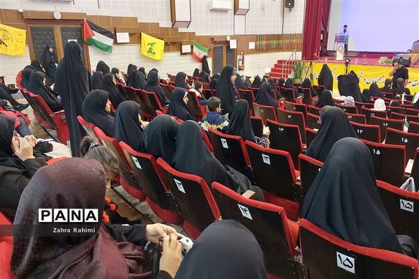 حضور حاج حسین یکتا در جمع دختران آینده‌ساز محلاتی