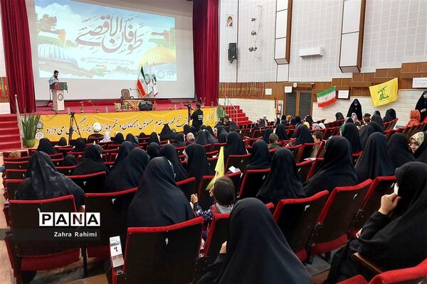 حضور حاج حسین یکتا در جمع دختران آینده‌ساز محلاتی