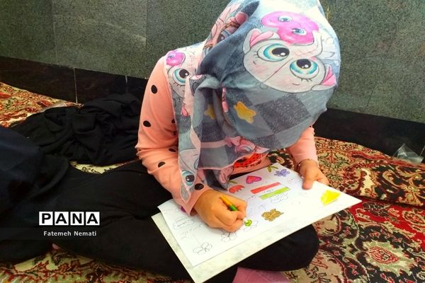 حضور دانش‌آموزان و فرهنگیان در نماز جمعه شهرستان ملارد