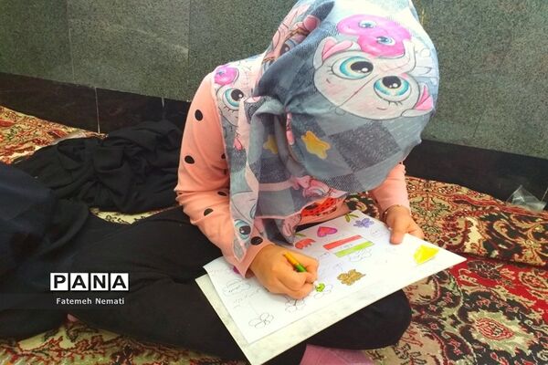 حضور دانش‌آموزان و فرهنگیان در نماز جمعه شهرستان ملارد