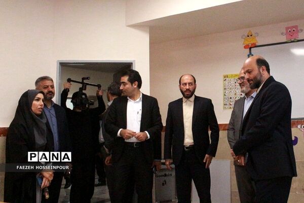 آیین افتتاح هنرستان خیری دکتر سعادت بهارستان‌دو