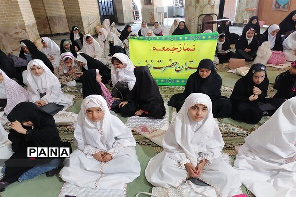 حضور دانش‌آموزان  خاتم در نماز جمعه