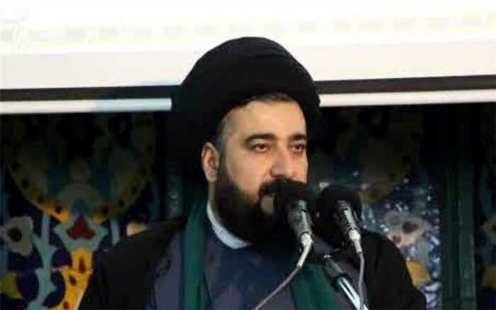 مطالعه کتاب مفید، ذهن دانش‌آموز و نوجوانان را  در مقابل  انحطاط و انحراف بیمه می‌کند