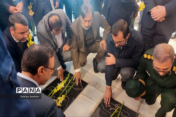 گلباران  مزار شهدای شهرستان بجنورد با حضور وزیر آموزش و پرورش