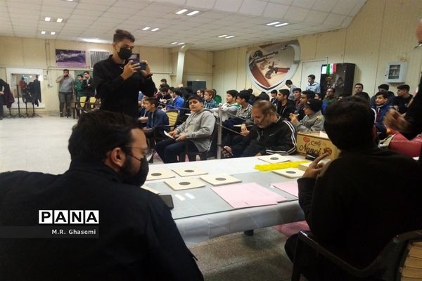 مسابقات تیراندازی دانش‌آموزی در قم