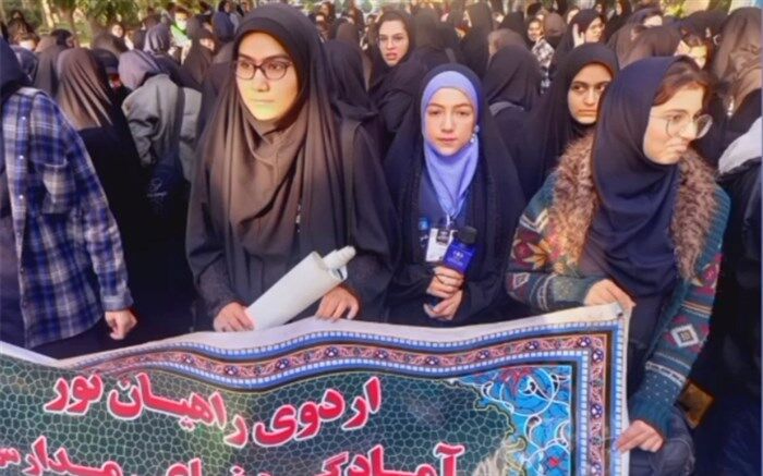 اعزام دانش آموز ان دختر دبیرستان های فلاورجان به  اردوی راهیان نور