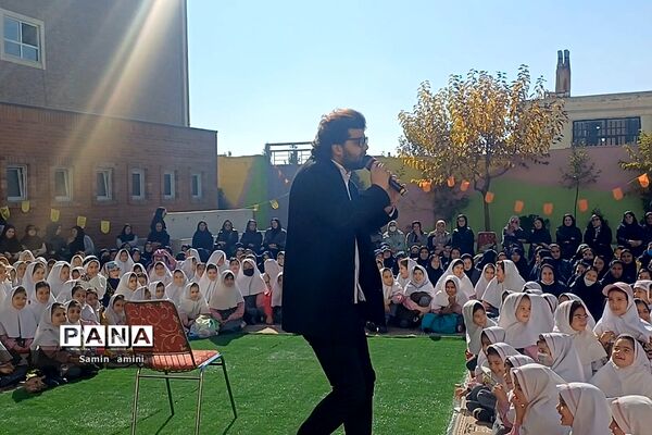 برگزاری جشن هفته کتاب و کتاب خوانی در مدرسه امام رضا(ع)  مهرآباد رودهن