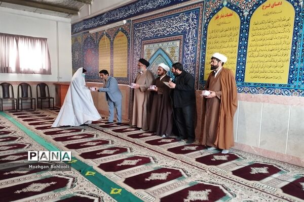 برگزاری نماز جماعت در دبیرستان دخترانه رضوانه شاهبیکی سربیشه