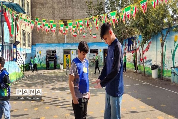 افتتاحیه سفیران سلامت در دبستان غیردولتی نیکان ملارد