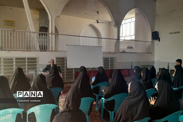 برگزاری دوره تربیت مربی روخوانی و روانخوانی قرآن کریم در خلیل‌آباد