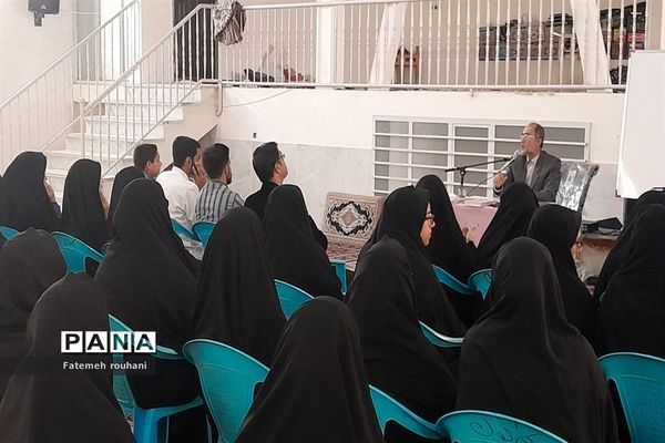 برگزاری دوره تربیت مربی روخوانی و روانخوانی قرآن کریم در خلیل‌آباد