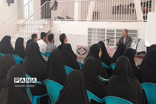 برگزاری دوره تربیت مربی روخوانی و روانخوانی قرآن کریم در خلیل‌آباد