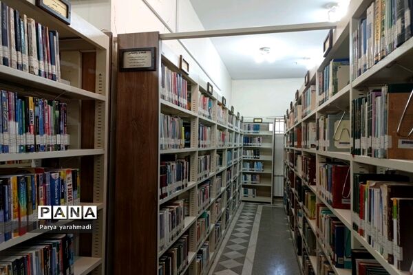 بازدید از کتابخانه ولیعصر شهرستان ورامین به‌مناسبت روز کتاب و کتابخوانی و کتابدار