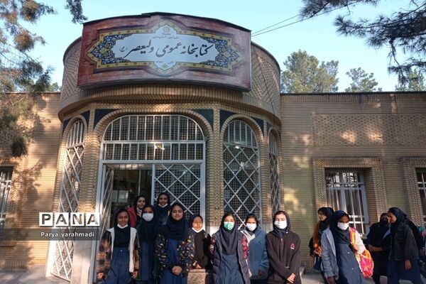 بازدید از کتابخانه ولیعصر شهرستان ورامین به‌مناسبت روز کتاب و کتابخوانی و کتابدار