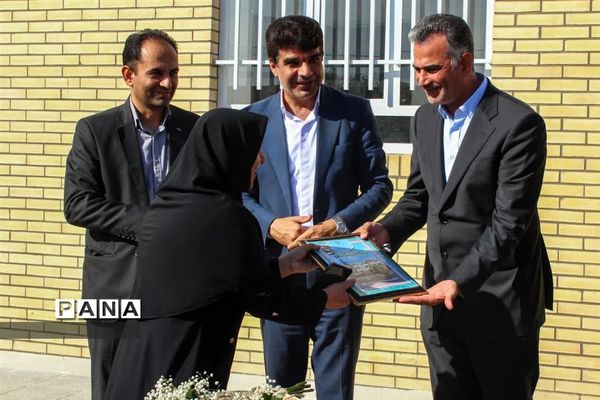 افتتاح ساختمان سه کلاسه آموزشگاه هنرهای زیبای شهرستان میبد