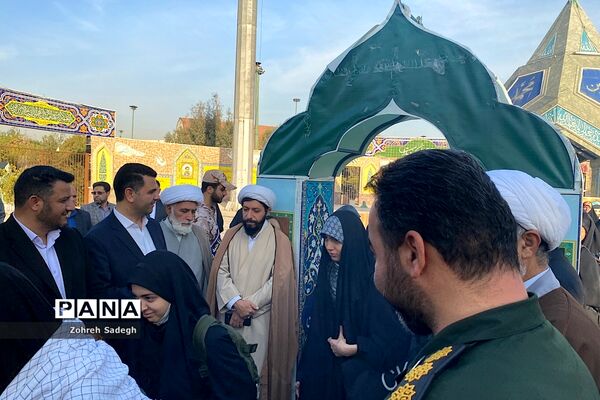 مراسم بدرقه دانش‌آموزان دختر عازم اردوی راهیان‌نور در فرهنگسرای ولاء شهرری