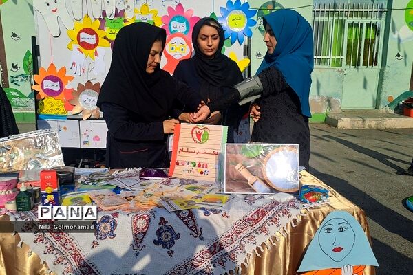 برپایی بازارچه فرشتگان در دبستان حافظ دخترانه