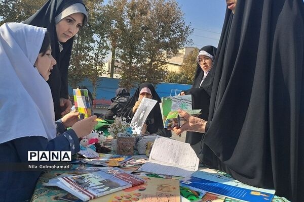 برپایی بازارچه فرشتگان در دبستان حافظ دخترانه