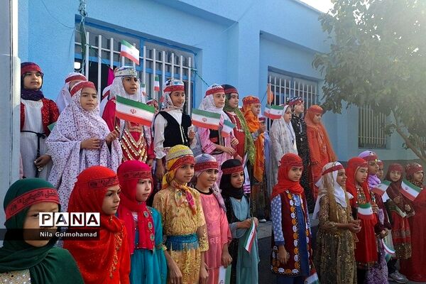 برپایی بازارچه فرشتگان در دبستان حافظ دخترانه