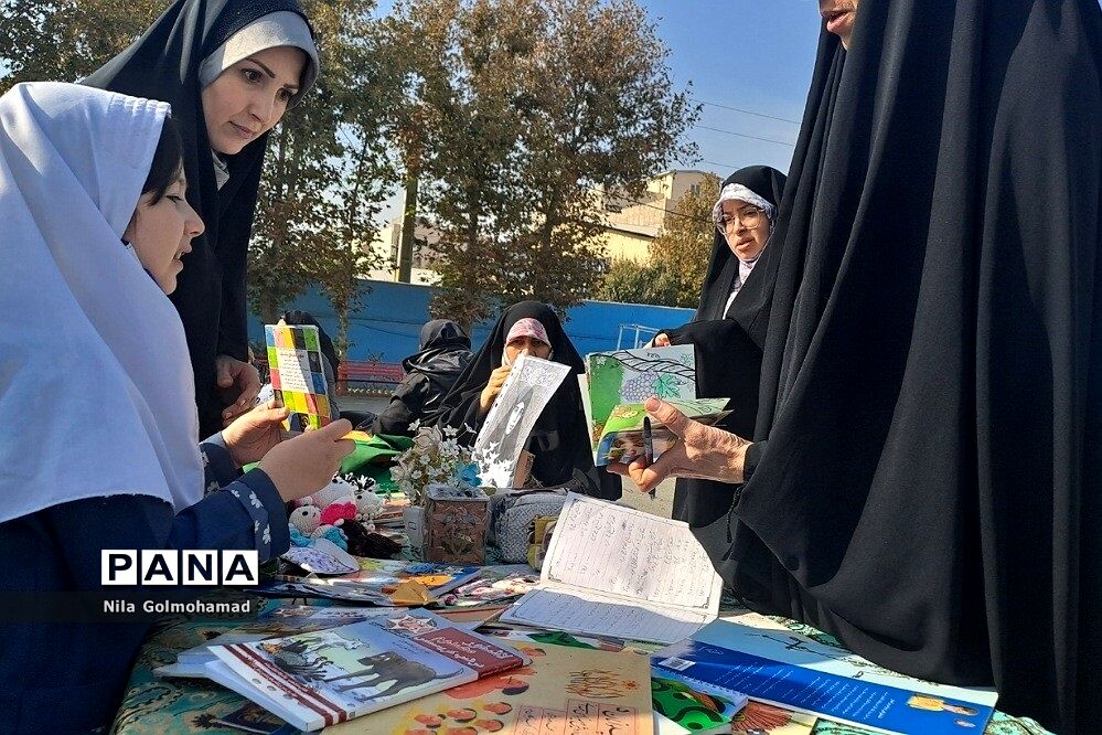 برپایی بازارچه فرشتگان در دبستان حافظ دخترانه