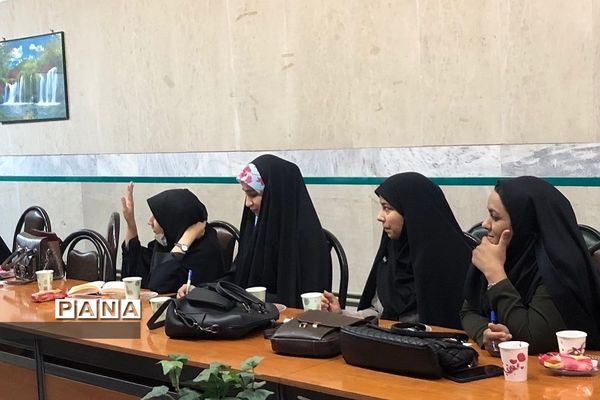 برگزاری کارگاه آموزشی ویژه معاونان پرورشی و رابطان پیشگیری در ناحیه 2 ری