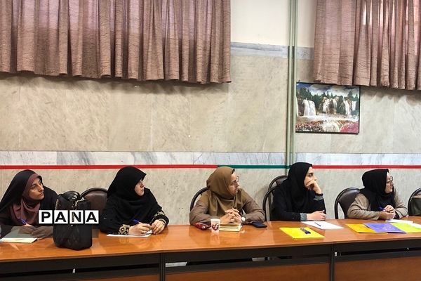 برگزاری کارگاه آموزشی ویژه معاونان پرورشی و رابطان پیشگیری در ناحیه 2 ری