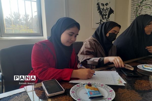 جلسه هم‌اندیشی هیات‌های دانش‌آموزی مدارس در آموزش و پرورش ملارد