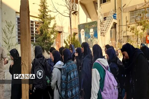 تجدید میثاق دانش‌آموزان منطقه ۲ با آرمان‌های شهدای ۸ سال دفاع مقدس در قالب کاروان راهیان نور