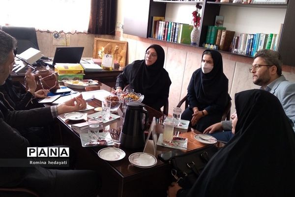 بازدید تخصصی مسئولان بخش فنی و حرفه‌ای و کاردانش اداره کل آموزش و پرورش شهرستان‌های تهران از هنرستان‌مبتکران رودهن