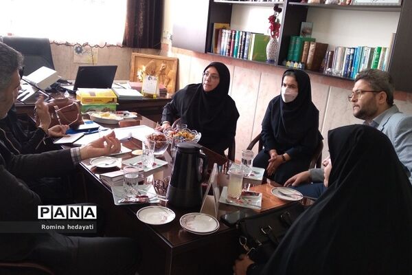 بازدید تخصصی مسئولان بخش فنی و حرفه‌ای و کاردانش اداره کل آموزش و پرورش شهرستان‌های تهران از هنرستان‌مبتکران رودهن