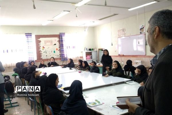 بازدید تخصصی مسئولان بخش فنی و حرفه‌ای و کاردانش اداره کل آموزش و پرورش شهرستان‌های تهران از هنرستان‌مبتکران رودهن