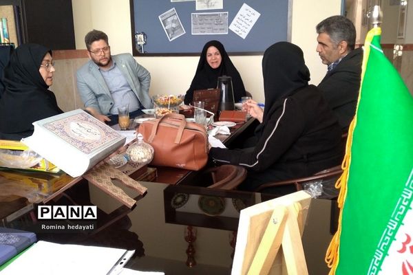 بازدید تخصصی مسئولان بخش فنی و حرفه‌ای و کاردانش اداره کل آموزش و پرورش شهرستان‌های تهران از هنرستان‌مبتکران رودهن