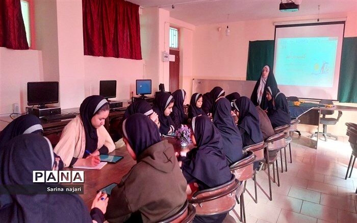 کسب فرصت‌های شغلی بیشتر برای دانش‌آموزان با آموزش تامین مالی