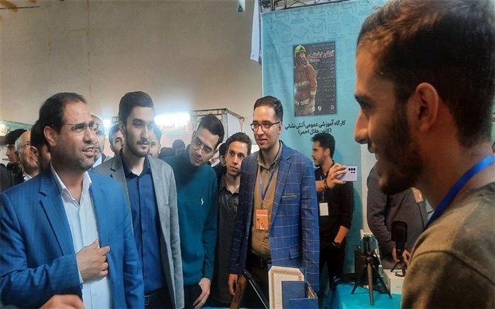 بازدید وزیر آموزش و پرورش از نمایشگاه علمی و فرهنگی شهید‌طهرانی‌مقدم