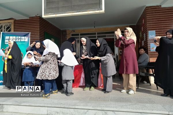 برگزاری مراسم گرامیداشت هفته کتاب و کتابخوانی در دبستان ایران جان‌محمدی صفادشت