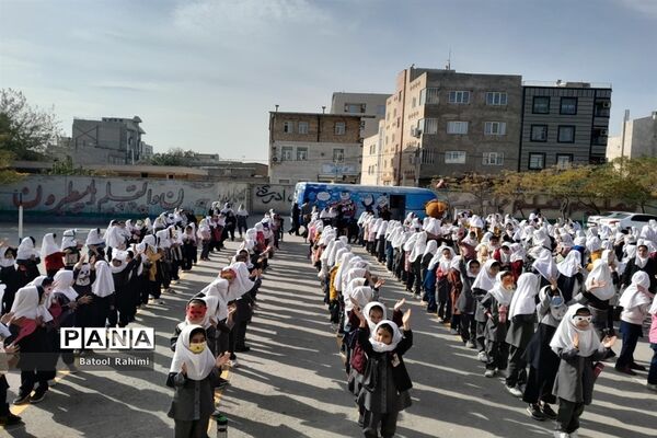 برگزاری مراسم گرامیداشت هفته کتاب و کتابخوانی در دبستان ایران جان‌محمدی صفادشت