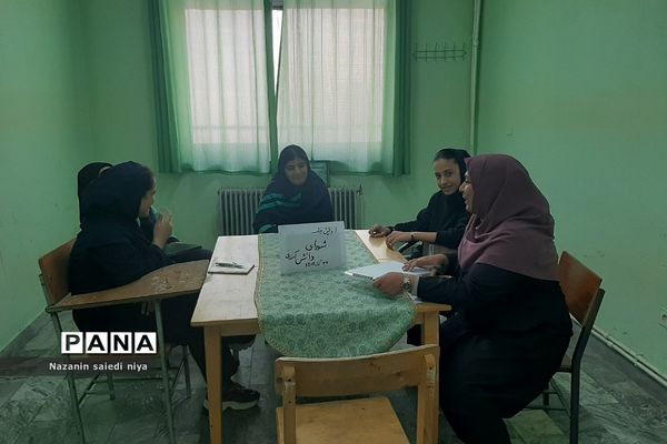 برگزاری اولین جلسات شورای دانش‌آموزی در مدارس رودهن