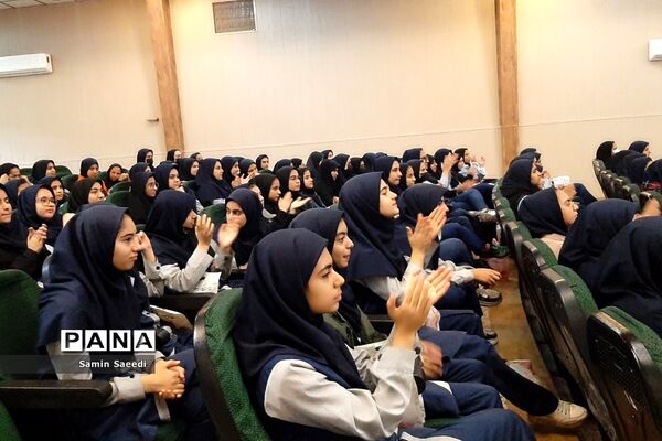 جشن بزرگ فرهیختگان ناحیه 3 شیراز