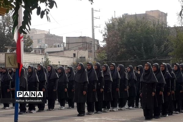 اجرای سرود «آقا اجازه» برای امام زمان(عج) در مدرسه فاطمه‌الزهرا ناحیه‌یک شهرری