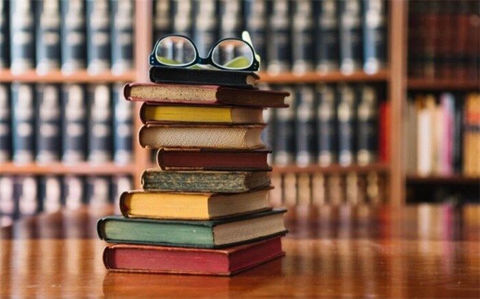 کتاب‌ها تا آن حد که رسم دوستی و انسانیت بیاموزند، معتبرند